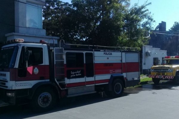 Detuvieron al hombre que incendió su casa: Vecinos contaron que amenazó con matar a su mujer
