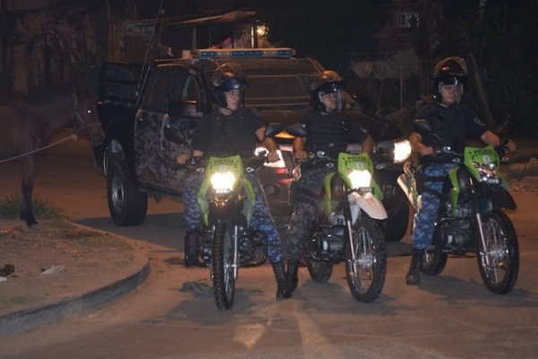 Atacaron a policías para rescatar a delincuente en el barrio Arazaty