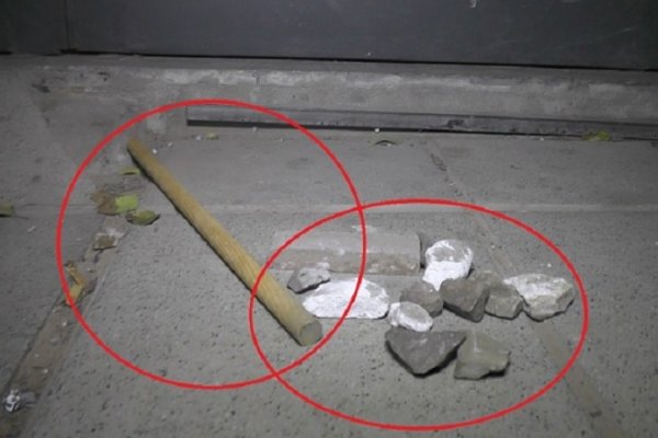 Violencia escolar: Estudiantes goyanos se enfrentaron con palos y piedras en la Plaza Mitre