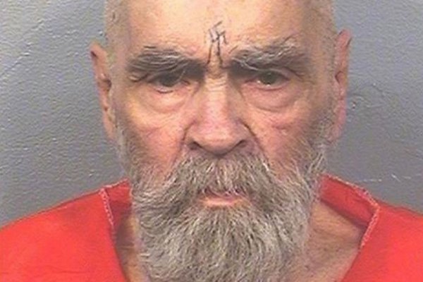 Murió Charles Manson, el líder del culto satánico que horrorizó al mundo