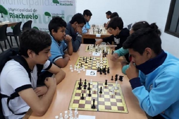 Exitosa 2° Olimpiadas Deportivas Escolares  en Riachuelo