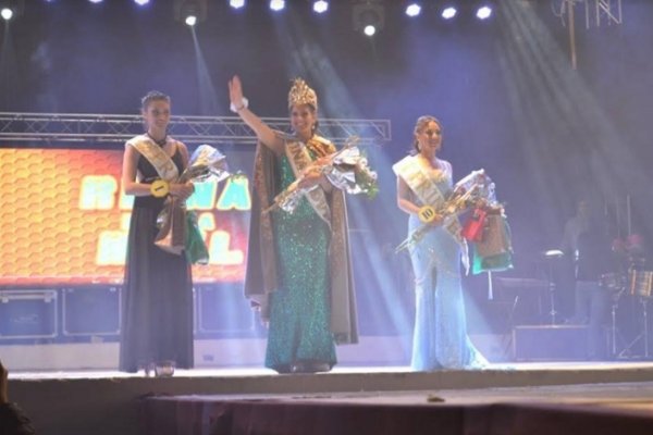 Gisela Benítez es la nueva Reina Provincial de la Miel