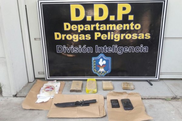 Detienen a dos policías en Resistencia por tráfico de marihuana