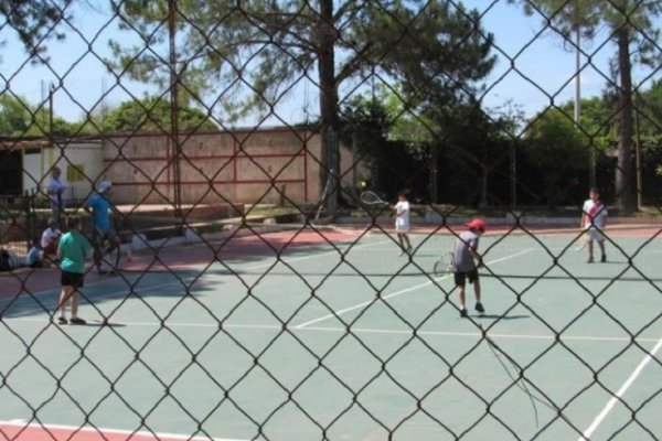 Intensa actividad de la Escuela Municipal de Tenis en el cierre de la temporada