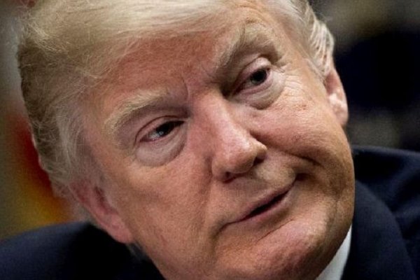 Trump sube el tono a la pelea con Reino Unido tras retuitear videos islamófobos
