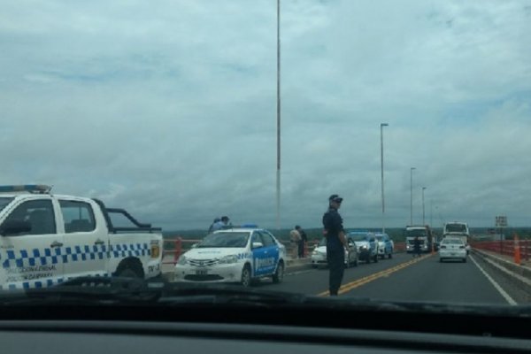 Buscan a una mujer que se habría arrojado del puente interprovincial