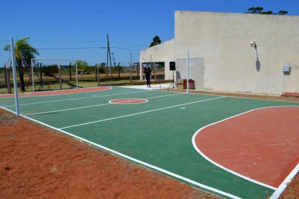 Se inauguró el Playón Deportivo de la Escuela Nº 196 Aeropuerto