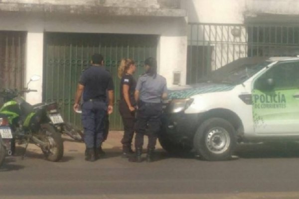 Patrullero embistió a dos motochorros que habían arrebatado la cartera a una mujer