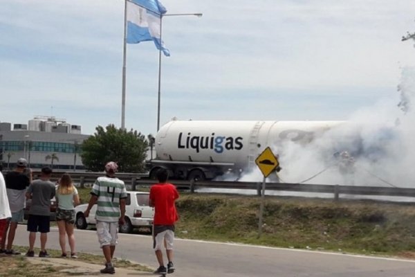 Explotó un camión cargado con gas butano en Ruta Nº 9: Dos muertos y un herido