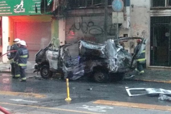 Explotó una camioneta en cercanías del Congreso