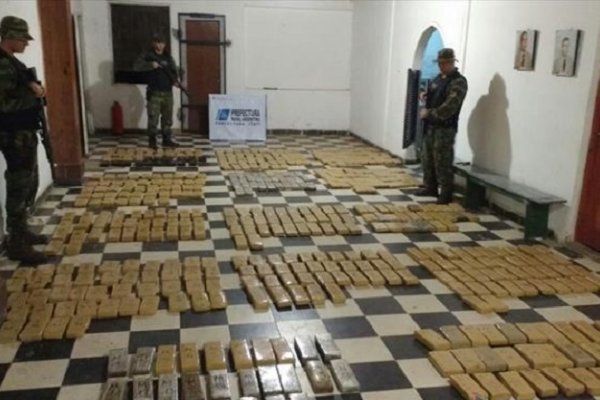 Nuevo golpe al narcotráfico: Prefectura incautó casi 500 kilos de marihuana en Itatí