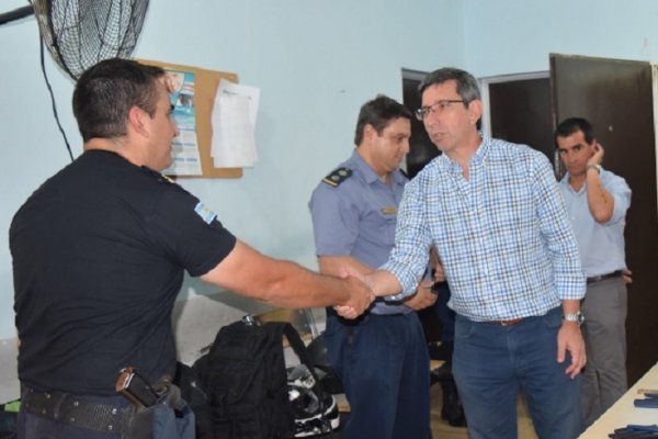El Ministro de Seguridad visitó comisarías en Nochebuena