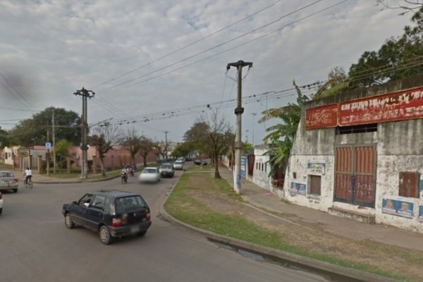 Amenazaron al conductor y robaron un auto frente al Club Huracán