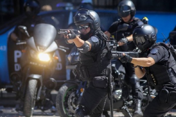 Detuvieron al policía que atropelló a un cartonero en la represión del Congreso