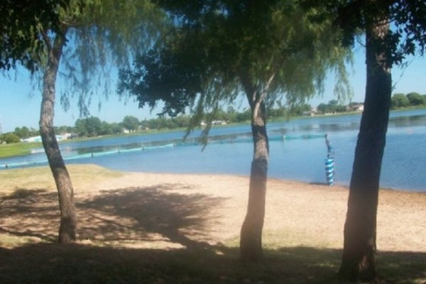 Buscan a un hombre que se ahogó en Laguna Soto