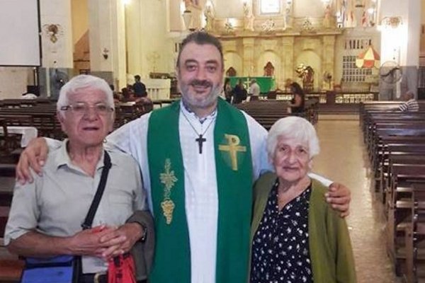 Abuela de 102 años visitó la Basílica de Itatí acompañada de su hijo