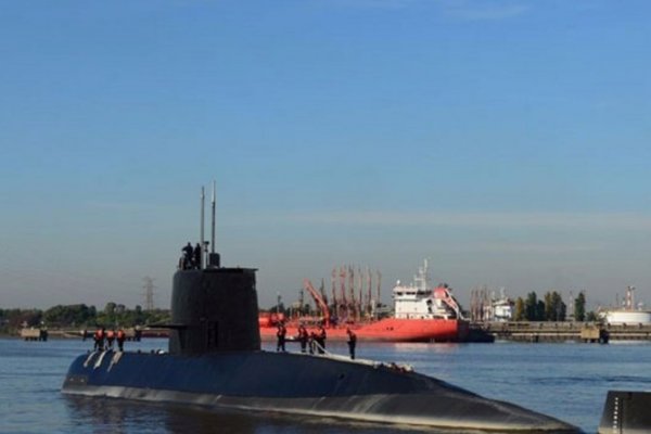 La Armada subió a un barco a una vidente para ir a buscar al submarino ARA San Juan