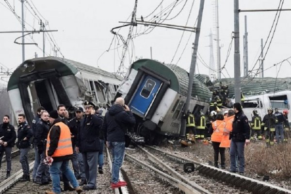 Descarriló un tren en Milán: Al menos tres muertos y más de 100 heridos