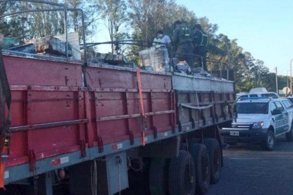 Detienen camión que salió de Misiones con 3500 kilos de marihuana