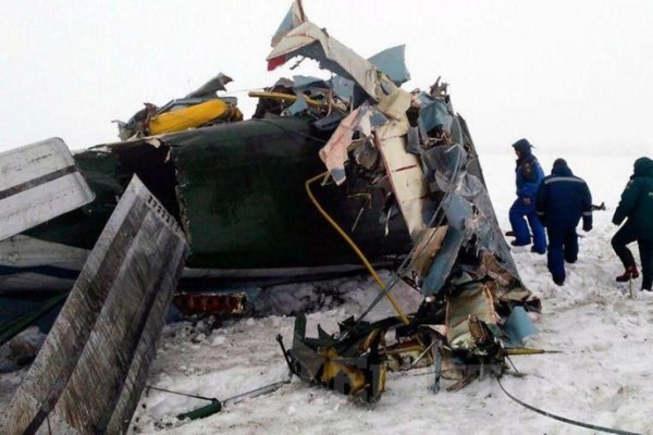 Se estrelló un avión con 71 pasajeros en la región de Moscú