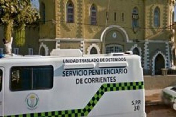 Vehículo del Servicio Penitenciario chocó contra un animal vacuno