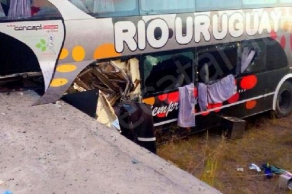 Un micro con nenes chocó en Villaguay: hay al menos dos muertos