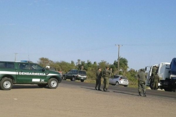 Automovilista chocó un control de Gendarmería, se dio a la fuga y luego volcó en Ruta 12