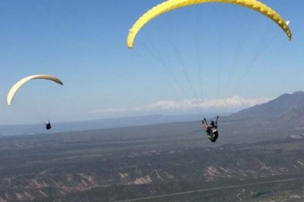 Otra muerte en un vuelo en parapente: Un hombre cayó al vacío en Mendoza