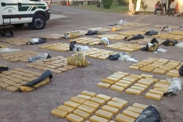 Desbaratan banda narco que operaba en Argentina, Paraguay y Chile: Transportaba 1.000 kilos de marihuana por día