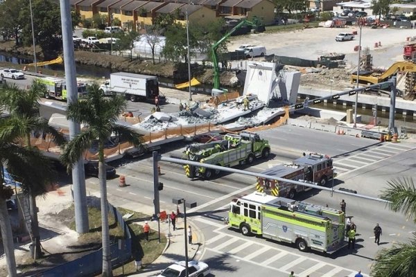 EEUU: se cayó un puente peatonal y confirman que hay múltiples muertos