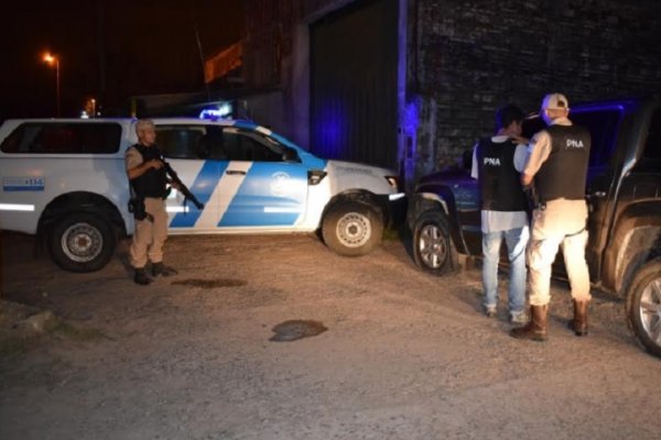 Detienen a un hombre con una camioneta  adulterada