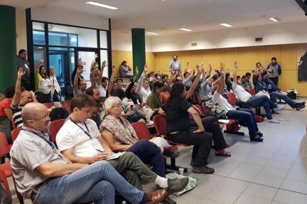 Docentes uninversitarios reclaman aumento de salarios no inferior a la inflación proyectada y cláusula gatillo