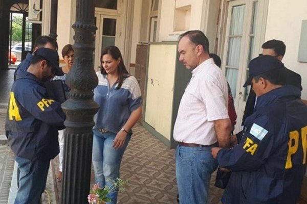 Corrientes: Detienen a comisario de la Policía por presunto encubrimiento a Lesieux y Corona
