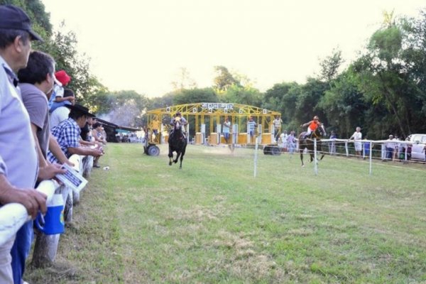 Carrera clandestina en Bella Vista: Murió otro caballo que sería del correntino Pepe Sand