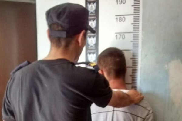 Barrio Pio X: Quedó detenido tras robarle el celular a una joven
