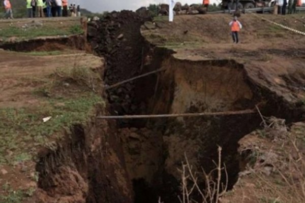 Una enorme grieta causa conmoción en Kenia