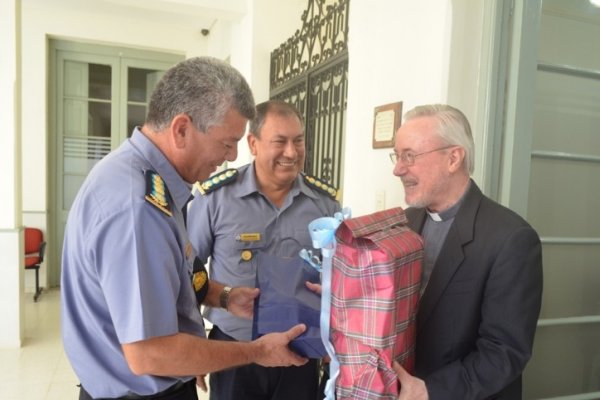 El jefe y subjefe de la Policía visitaron al arzobispo Stanovnik