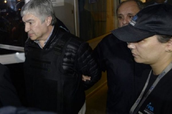 Prorrogan por un año la prisión preventiva de Lázaro Báez