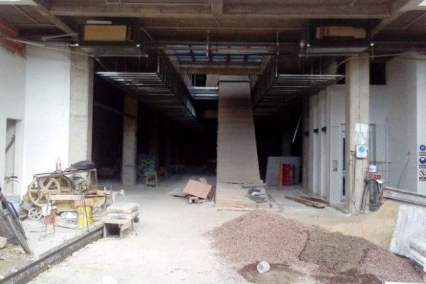 Nuevo accidente en una obra de construcción en Corrientes: obrero cayó desde un andamio