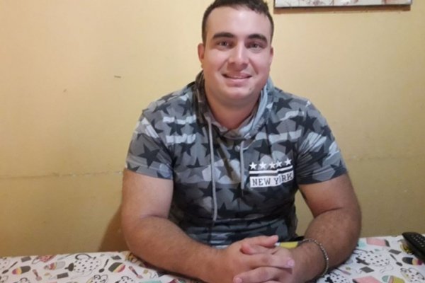 El policía que evitó que una mujer se ahogue dijo que no sabe nadar