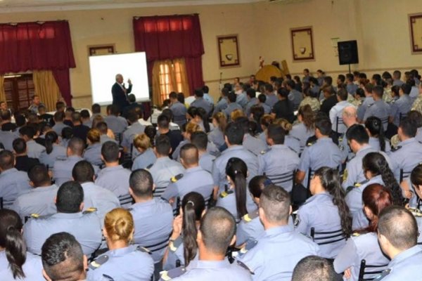 Delitos en flagrancia: capacitaron a más de 450 policías de Corrientes