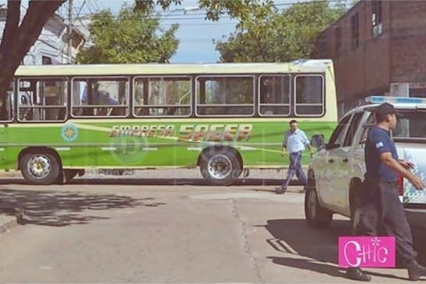 Mercedes: joven motociclista murió tras chocar contra un colectivo