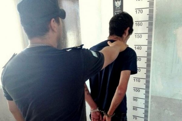 Robó a un policía y fue detenido