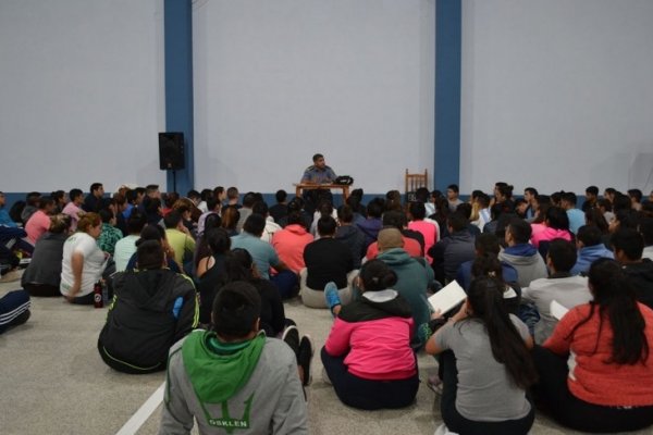 Comenzaron las clases teóricas a futuros aspirantes de la Policía