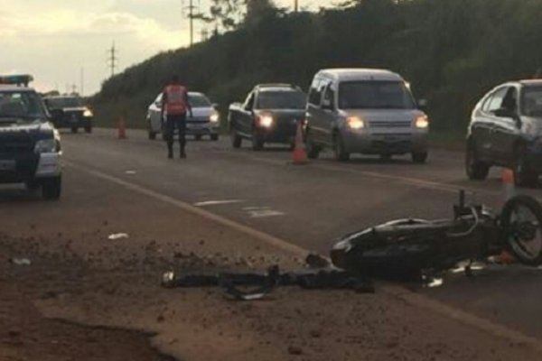 Accidente fatal en Ruta 5: motociclista murió tras chocar contra un auto