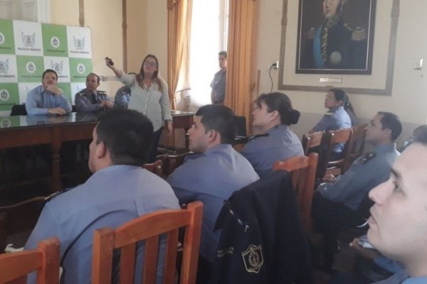 Personal de la Agencia Nacional de Seguridad Vial capacitó a la Policía