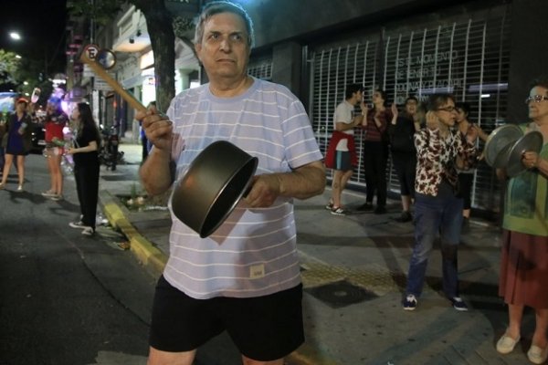 Convocan a un cacerolazo contra el tarifazo