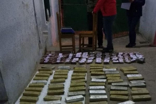 La Policía secuestró 132 kilos de marihuana en una lancha