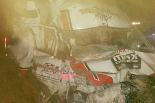 Dos correntinos murieron y uno está grave luego de chocar un tren y una traficc en General Pinedo