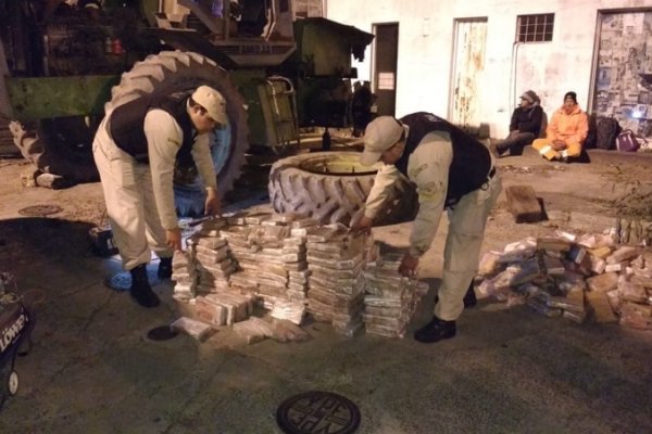 Narcotractor en Corrientes: Incautan 751 kilos de marihuana en las ruedas de un tractor